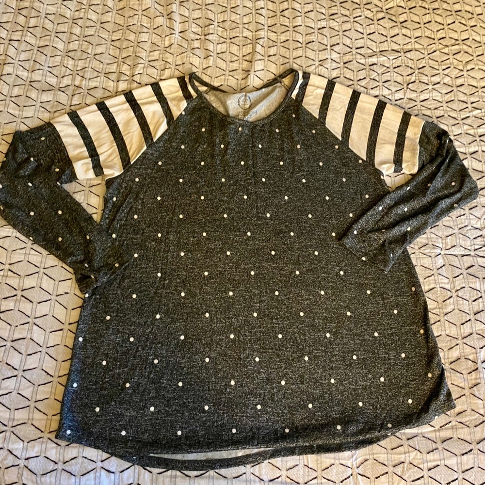 Maurice long sleeve tee, XL, EUC